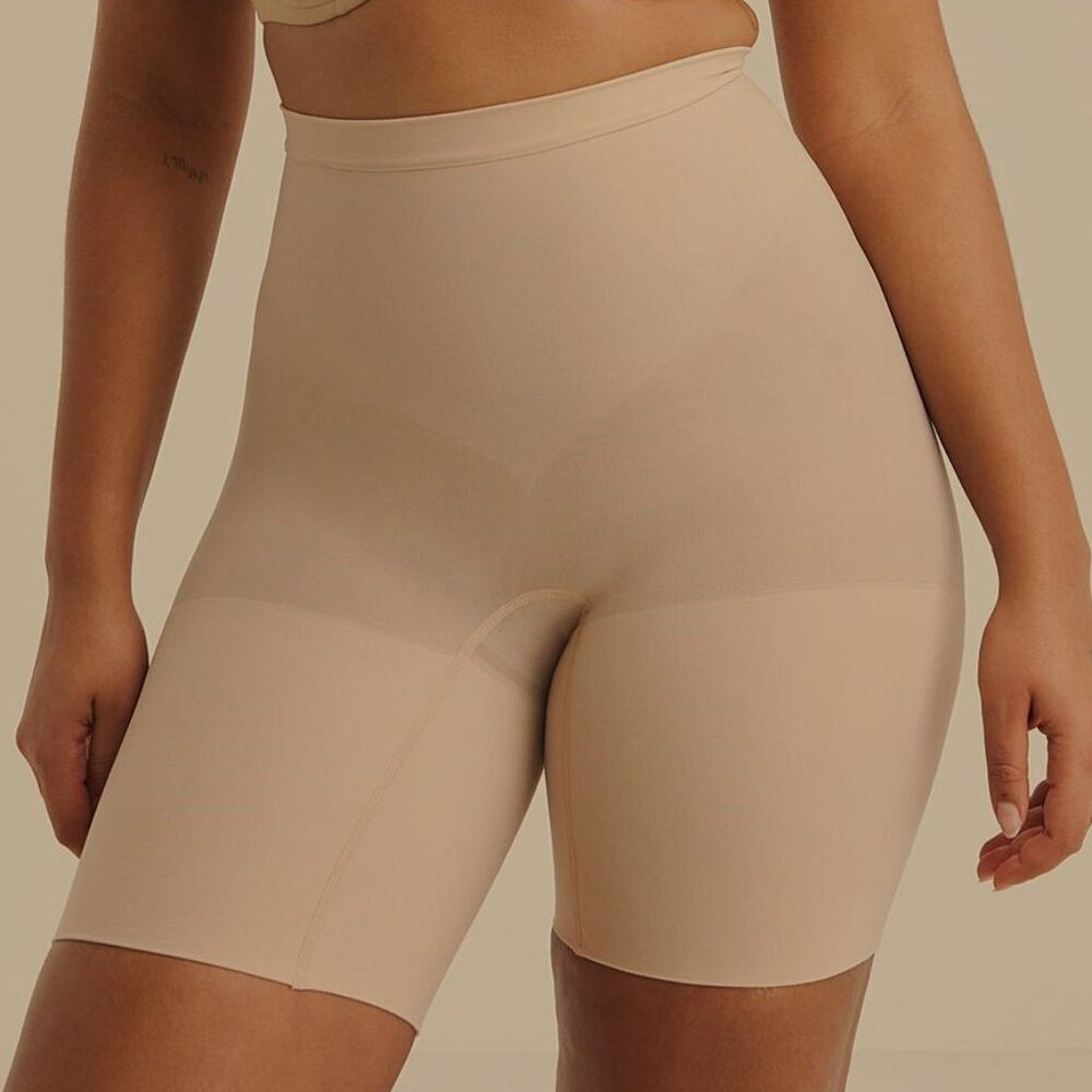 NWT - Sz 1X - Spanx Seamless Mid-Thigh Power Short Shapewear in Soft Nude